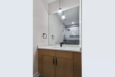 3727 W Sunnyside Avenue, Chicago, IL 60625 - Photo 27