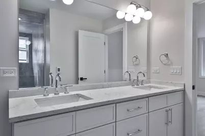 3727 W Sunnyside Avenue, Chicago, IL 60625 - Photo 17