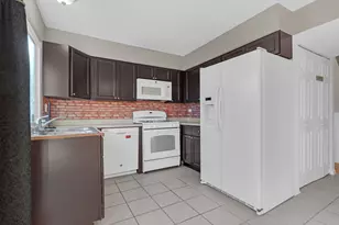 2051 Kettering Rd, Hoffman Estates, IL 60169 - Photo 13