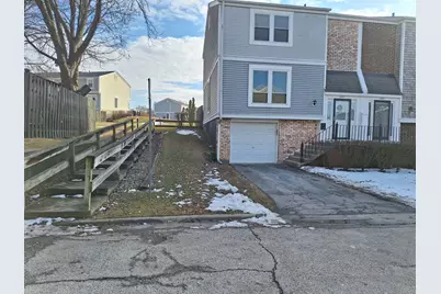 2051 Kettering Road, Hoffman Estates, IL 60169 - Photo 3