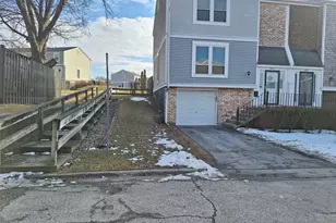 2051 Kettering Rd, Hoffman Estates, IL 60169 - Photo 3