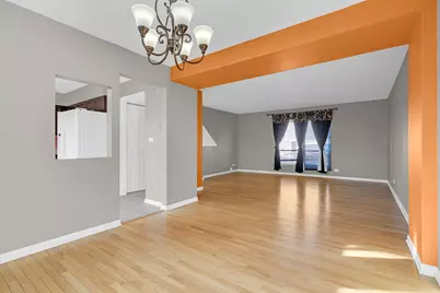 2051 Kettering Road, Hoffman Estates, IL 60169 - Photo 9