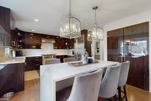 10218 S 87th Ct, Palos Hills, IL 60465 - Photo 3