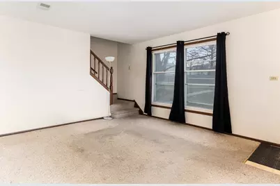 703 Shaw Court, Schaumburg, IL 60194 - Photo 3