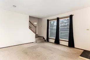 703 Shaw Ct, Schaumburg, IL 60194 - Photo 3