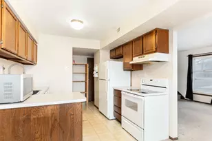 703 Shaw Ct, Schaumburg, IL 60194 - Photo 9