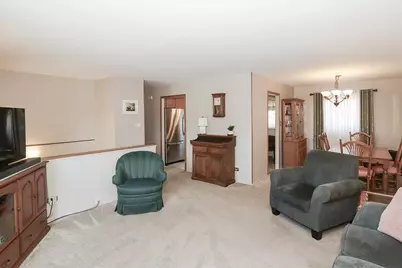 1335 Gentry Road, Hoffman Estates, IL 60169 - Photo 9