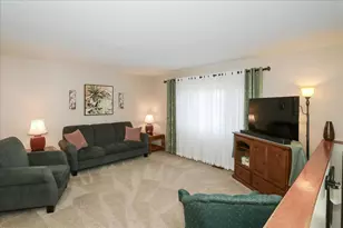 1335 Gentry Rd, Hoffman Estates, IL 60169 - Photo 7