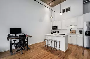 758 N Larrabee St, Chicago, IL 60654 - Photo 9