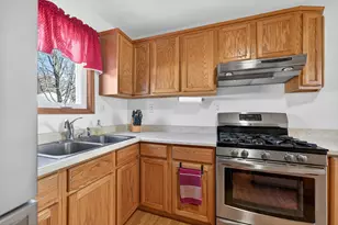 714 Ellwood Ave, Dekalb, IL 60115 - Photo 13