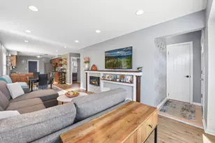 3334 N Oleander Ave, Chicago, IL 60634 - Photo 3