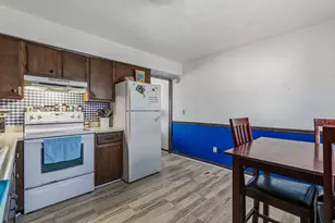 313 5th St, Colona, IL 61241 - Photo 9