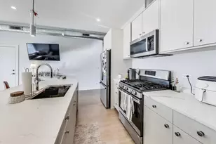 1534 W Fullerton Ave, Chicago, IL 60614 - Photo 9