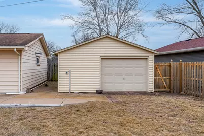 4905 50th Street, Moline, IL 61265 - Photo 5