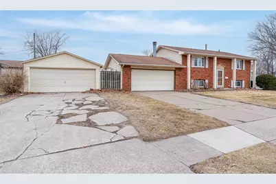 4905 50th Street, Moline, IL 61265 - Photo 3