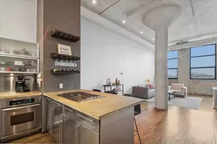 1800 W Roscoe St, Chicago, IL 60657 - Photo 5