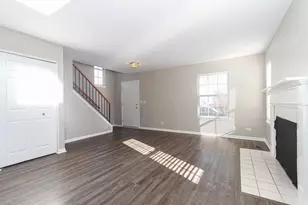 2465 Frost Dr, Aurora, IL 60503 - Photo 5