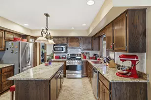 545 Blackhawk Dr, Batavia, IL 60510 - Photo 15