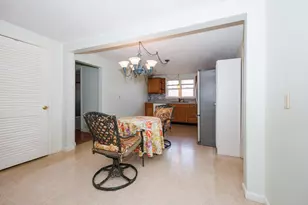 220 N Locust St, Wapella, IL 61777 - Photo 11