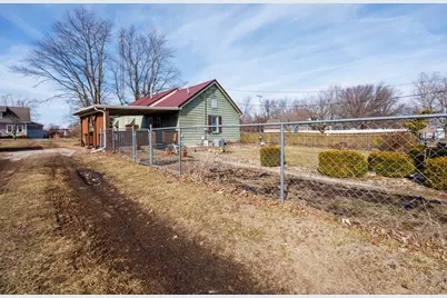 220 N Locust Street, Wapella, IL 61777 - Photo 33