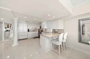 175 E Delaware Pl, Chicago, IL 60611 - Photo 3