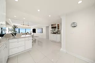 175 E Delaware Pl, Chicago, IL 60611 - Photo 7