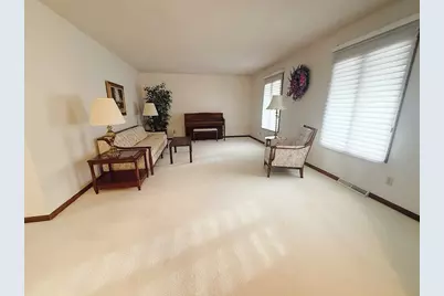 300 Fieldstone Lane, Dixon, IL 61021 - Photo 3