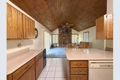 300 Fieldstone Lane, Dixon, IL 61021 - Photo 7