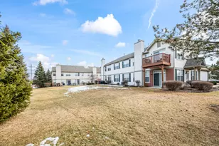 1340 W Black Wolf Rd, Round Lake, IL 60073 - Photo 17