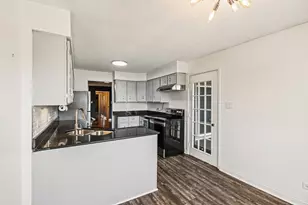 7652 W Golf Dr, Palos Heights, IL 60463 - Photo 5