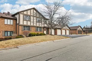 7652 W Golf Dr, Palos Heights, IL 60463 - Photo 3