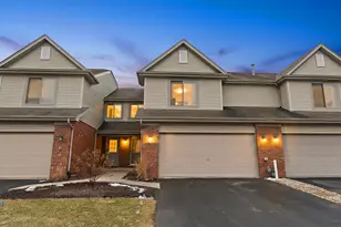 8237 Pecan Pl, Frankfort, IL 60423 - Photo 1