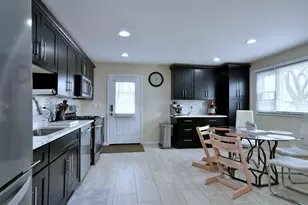 492 Bernice Ct, Wheeling, IL 60090 - Photo 3