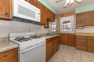 308 N Stewart St, Geneseo, IL 61254 - Photo 7