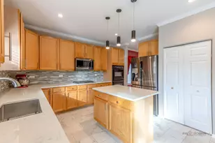 8065 Vail Ct, Long Grove, IL 60047 - Photo 13