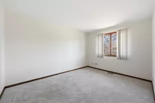 831 Violet Ln, Matteson, IL 60443 - Photo 11