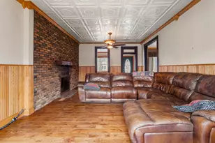 302 Shimp St, Milmine, IL 61855 - Photo 7