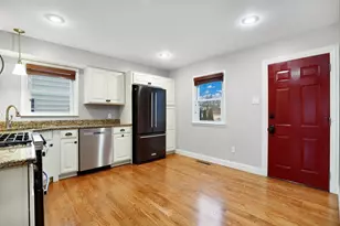 132 N Tetrault Ave, Bourbonnais, IL 60914 - Photo 5