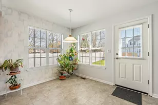 319 W Streamwood Blvd, Streamwood, IL 60107 - Photo 11