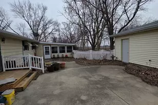 503 Walnut St, Delavan, IL 61734 - Photo 9