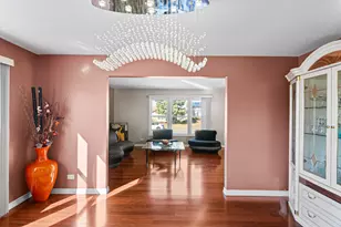 51 W Stevenson Dr, Glendale Heights, IL 60139 - Photo 9