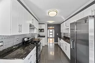 51 W Stevenson Dr, Glendale Heights, IL 60139 - Photo 11