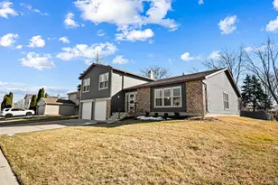 51 W Stevenson Dr, Glendale Heights, IL 60139 - Photo 3