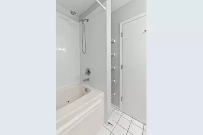 2317 W Wolfram Street #513, Chicago, IL 60618 - Photo 15