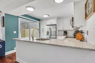 705 Colby Ct, Gurnee, IL 60031 - Photo 9