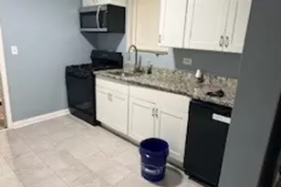 7637 S Essex Ave, Chicago, IL 60649 - Photo 7