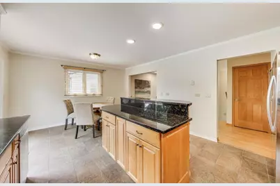 111 S Brighton Place, Arlington Heights, IL 60004 - Photo 9