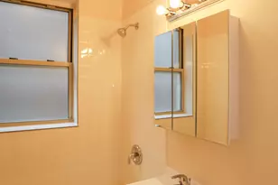 1205 W Waveland Ave, Chicago, IL 60613 - Photo 13