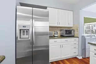 1096 Viewpoint Dr, Lake in the Hills, IL 60156 - Photo 9