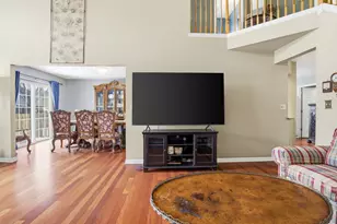 1096 Viewpoint Dr, Lake in the Hills, IL 60156 - Photo 3